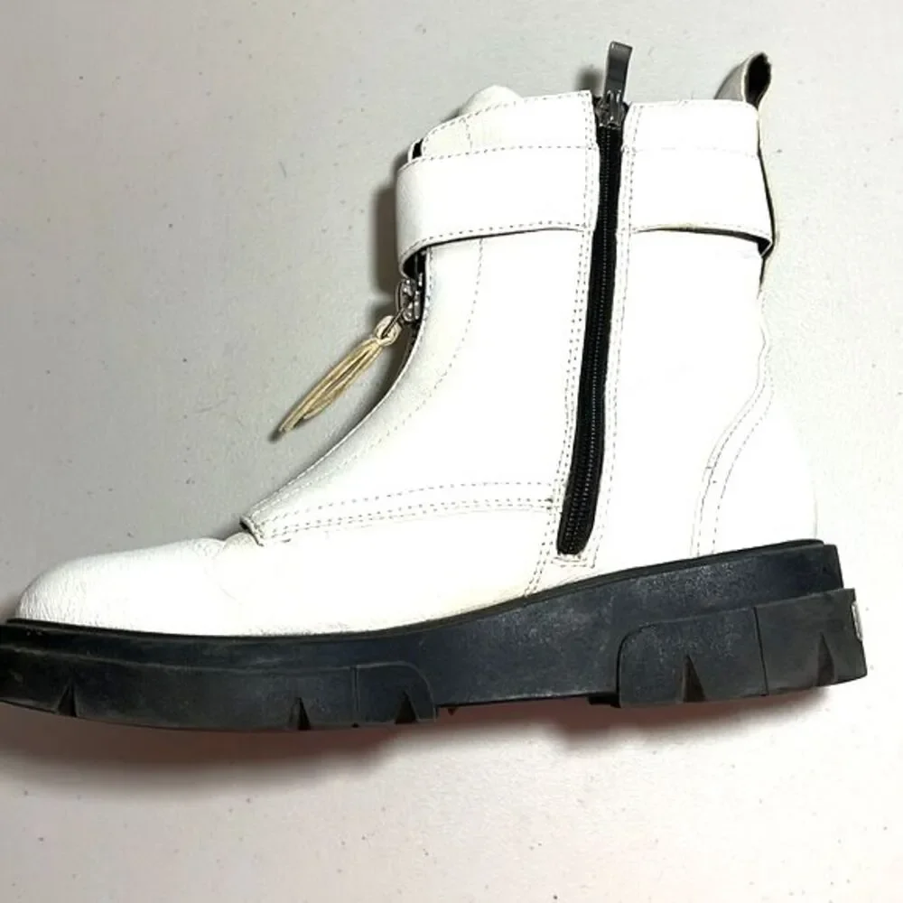 DKNY Laina Lug Sole Booties White Size 9.5